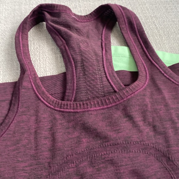 Bundle of two lululemon tank top size 4 - Picture 3 of 11